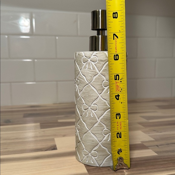 NWT Elegant Coquette Soap Dispenser - Picture 5 of 6